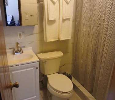 Estate Fortuna Hill Apartment | Yellow Leaf Suite