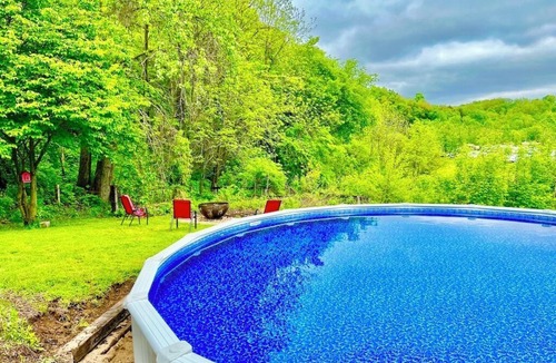 Linton Cabin | Yellow River Lodge 6-bedroom cabin w/Pool & Hot Tub & Pool Table