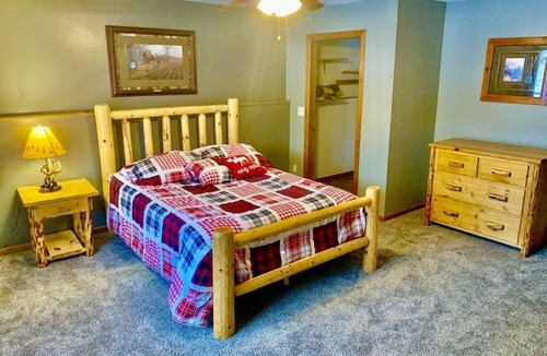 Linton Cabin | Yellow River Lodge w/ Hot Tub & Pool