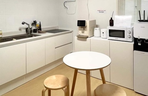 Bucheon Bed & Breakfast | Yellow stay