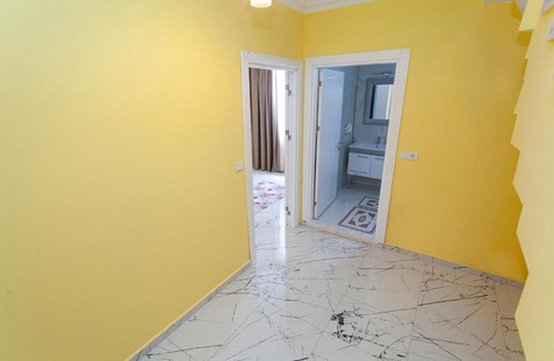 Tasbuku Villa | Yellow Villa