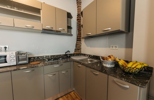 Sibiu Old Town Apartment | YellowBoot Aparthotel 4 - Stay abroad, feel at home