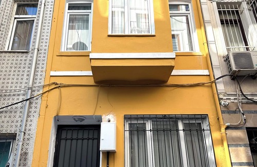 Taksim Apartment | Yellowhouse Room 5