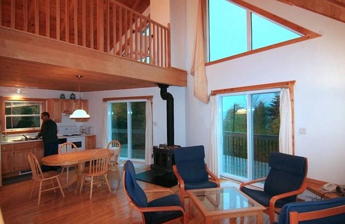 Walkerville Cottage | Yellownose House by the sandy beach