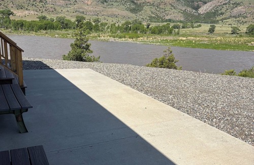 Emigrant House | Yellowstone River Frontage Vacation Rental near Yellowstone Park!