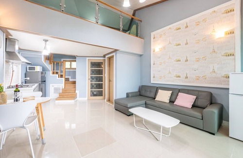 Dolsan-eup House | Yeosu Falling in Blue Ocean View Pension