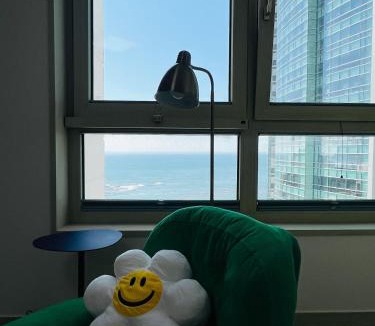Marine City Apartment | YEOWOOM Stay