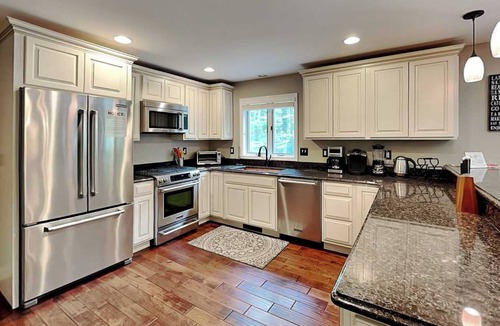 Blakeslee Cottage | Yes Deer by Taylor Made Deep Creek