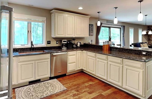 Blakeslee Cottage | Yes Deer by Taylor Made Deep Creek