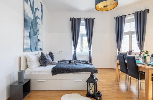 Favoriten Apartment | Yeshello Apartment Central Station