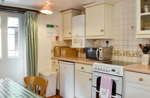 Liphook House | Yew Tree Cottage