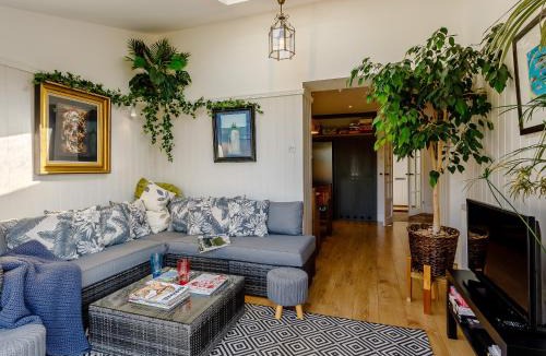 Bridport House | Yew Tree House