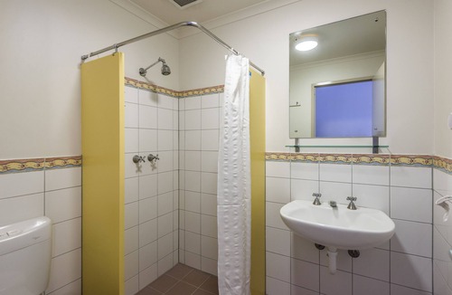 Adelaide Central Business District Hostel | YHA Adelaide Central
