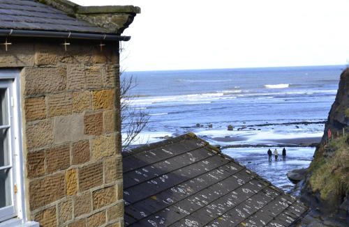 Fylingdales Hostel | YHA Boggle Hole