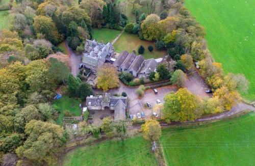 Castleton Hostel | YHA Castleton Losehill Hall