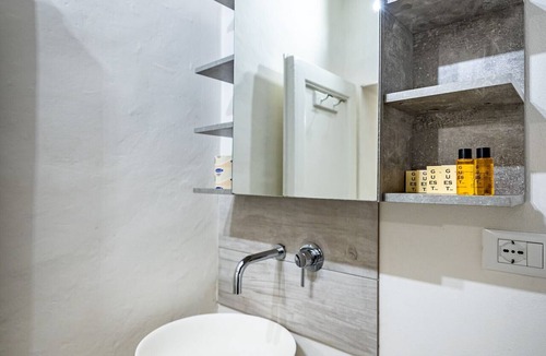 Santissima Annunziata Apartment | YiD Central Studio in the Heart of Florence