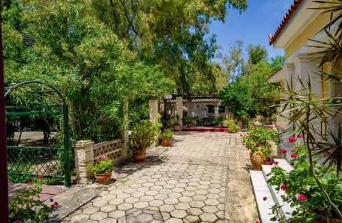 Kato Gerakari Villa | Yiolanda Pool Villa by "Elite"