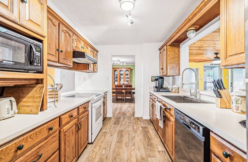 Pottsboro House | Yoga Studio with two houses at Lake Texoma