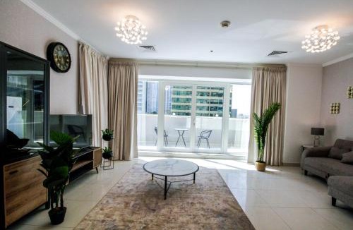 Jumeirah Lake Towers Apartment | Yogi - 1BR JLT - Wraparound Balcony & Terrace