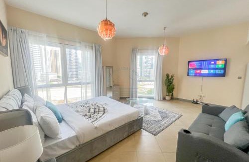 Barsha Heights Apartment | Yogi - Studio - Rooftop Pool - Barsha Heights