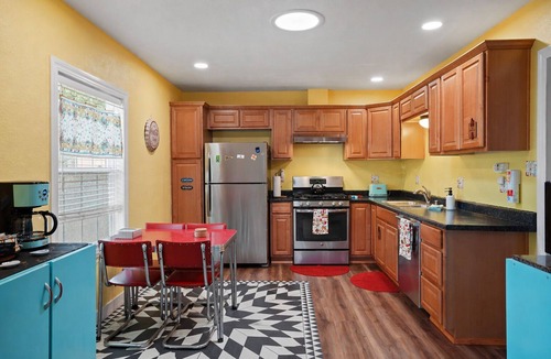 Davis House | Yolo Bungalow – Walkable, Cozy Craftsman in the Heart of Davis