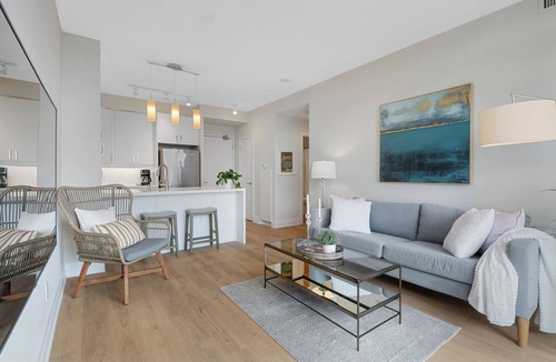 North Toronto Apartment | Yorkville Magic. Toronto's Finest Neighbourhood