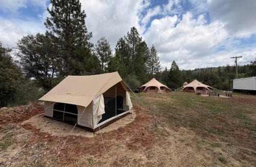 Groveland Hotel | Yosemite Basecamp
