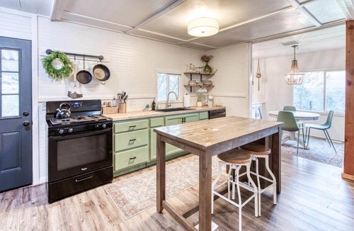 Coarsegold House | Yosemite Boho Bungalow, Pet Friendly + Mtn Views!