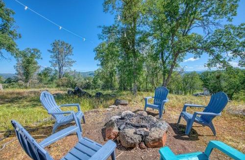 Coarsegold House | Yosemite Boho Bungalow, Pet Friendly & Mtn Views!