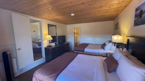 Lee Vining Hotel | Yosemite Gateway Motel