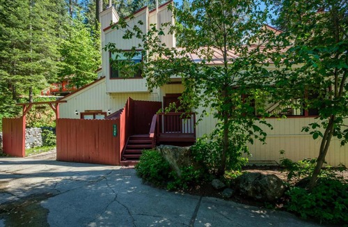 Yosemite West House | Yosemite Magic "A"