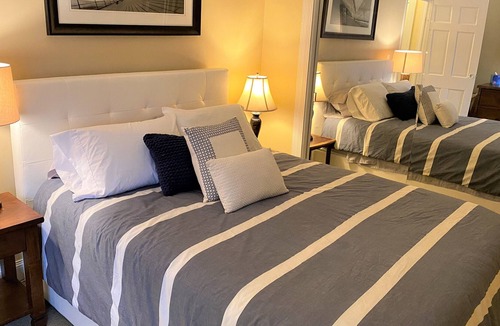 Eastport Condo | You will surely appreciate the convenience of off-street parking and the proximity to everything in Eastport and downtown.