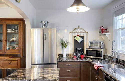 West Annapolis Cottage | Your Annapolis Waterfront retreat for a weekend or any-day getaway! Great lodging for Navy Sports visitors and the Annapolis Blues games!