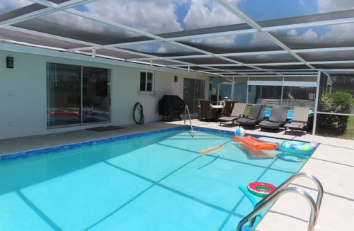 Oakland Hills House | Your Dream Getaways Villa only 10 minutes to Boca Grande Beach