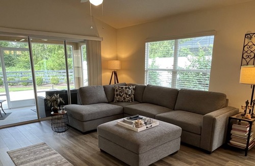 Fruitland Park Villa | Your Dream Vacation Starts HERE!! Amazing 3/2 villa w/Golf Cart, BBQ & WiFi!
