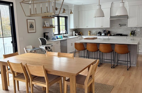 Walpole House | Your FIFA World Cup 26 rental home - 4.4 mi from Gillette