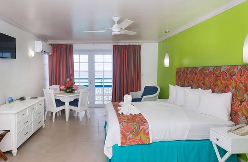 St. Lawrence Gap Hotel | Your Gateway to a Perfect Getaway! Oceanfront, Outdoor Pool, Free Parking!