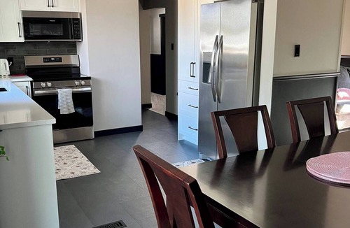 South Lethbridge House | Your Home away from Home.