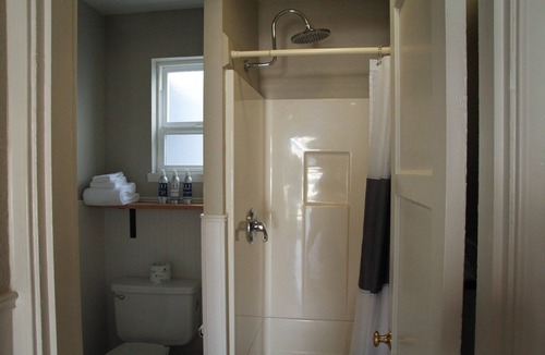 Long Beach Hotel | Your Home Away From Home! Pet-friendly, Free Parking, Near Long Beach Boardwalk