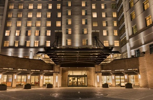 Berkeley Heights Hotel | Your Home Away From Home! 4 Convenient Units, Pool, Pets Allowed!