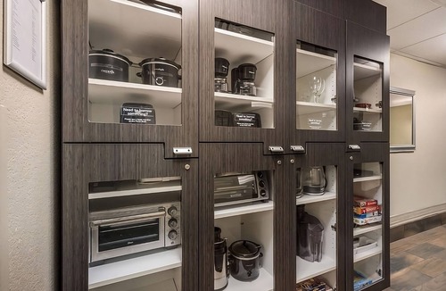 Linthicum Heights Resort | Your Home Base for Exploring Charm City! 2 Great Units with Private Kitchenettes