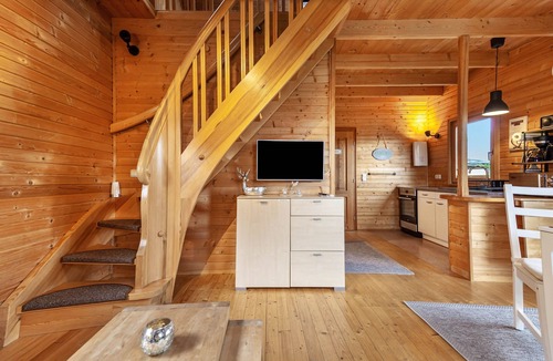 Hohnstein Apartment | Your Idyllic Retreat in Nature – 'Ferienhaus Sonne' with Private Terrace, Garden & Wi-Fi