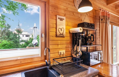 Hohnstein Apartment | Your Idyllic Retreat in Nature – 'Ferienhaus Sonne' with Private Terrace, Garden & Wi-Fi