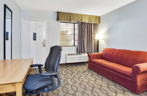 Ingleside Hotel | Your Ingleside Getaway! Free Breakfast, Swimming Pool, Free Parking!