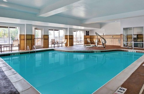 Hoover House | Your Intimate & Romantic Sanctuary W/ Free WiFi