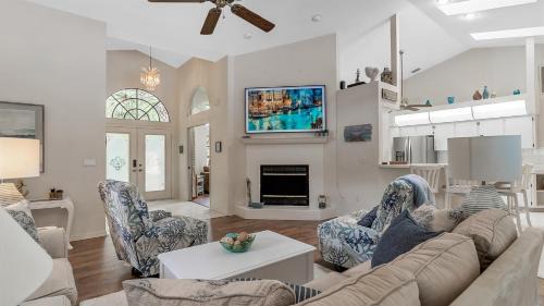Crystal River House | Your Manatee and Scalloping Adventure Retreat in Crystal River