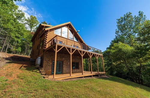 Marion Cabin | Your Mountain Getaway: 3 BR Log Home with Scenic Views on Private 2 Acres