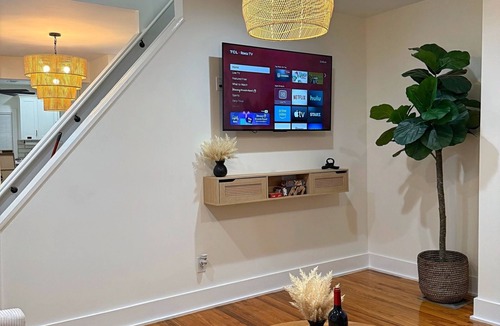 Orange House | Your Oasis in the City w/Jacuzzi , Parking, self check in and WiFi