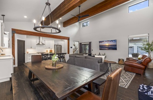 Ronald House | Your People Deserve This! 7BR/7BA, Pool Access, Sleeps 28 · 1PM Check-In/Out