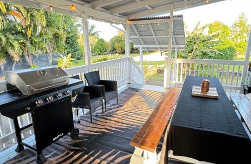 Hilo House | YOUR PERFECT HILO HOMEBASE - Sleeps 10 with AC, WD, BBQ
